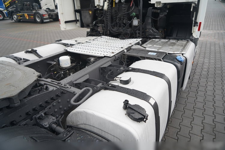 Volvo FH 460 / KLIMA POSTOJOWA   / STANDARD / I-SHIFT / zdjęcie 16