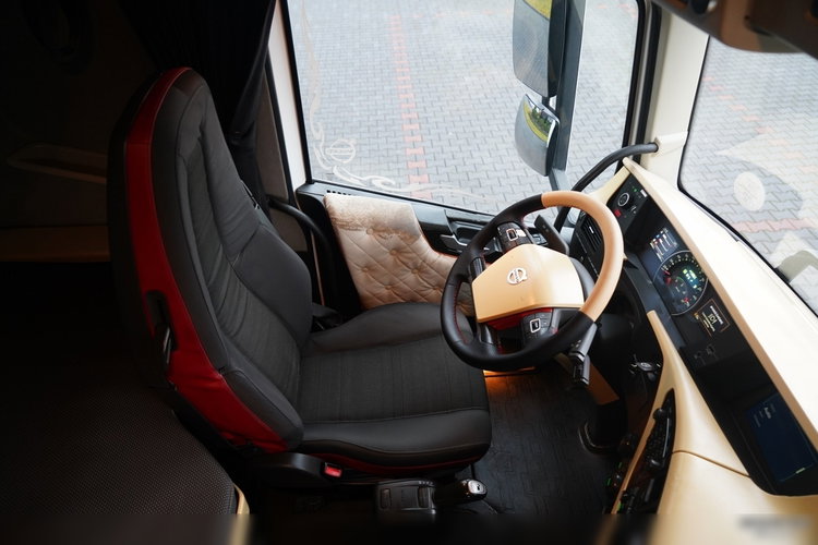 Volvo FH 460 / KLIMA POSTOJOWA   / STANDARD / I-SHIFT / zdjęcie 28