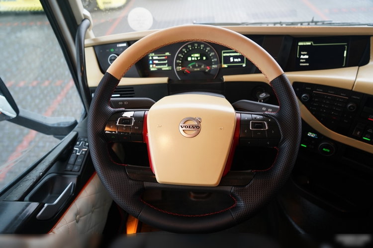 Volvo FH 460 / KLIMA POSTOJOWA   / STANDARD / I-SHIFT / zdjęcie 29