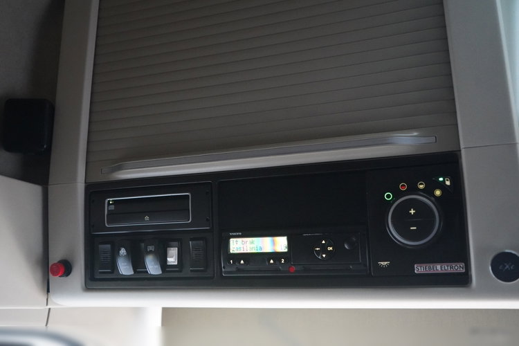 Volvo FH 460 / KLIMA POSTOJOWA   / STANDARD / I-SHIFT / zdjęcie 34