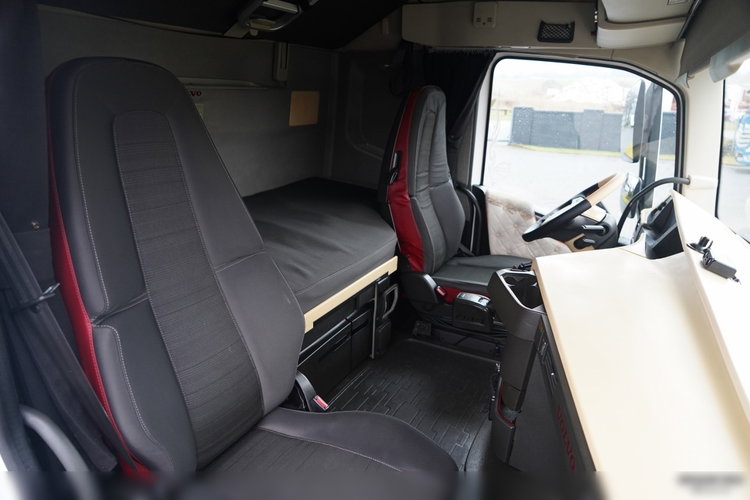 Volvo FH 460 / KLIMA POSTOJOWA   / STANDARD / I-SHIFT / zdjęcie 36