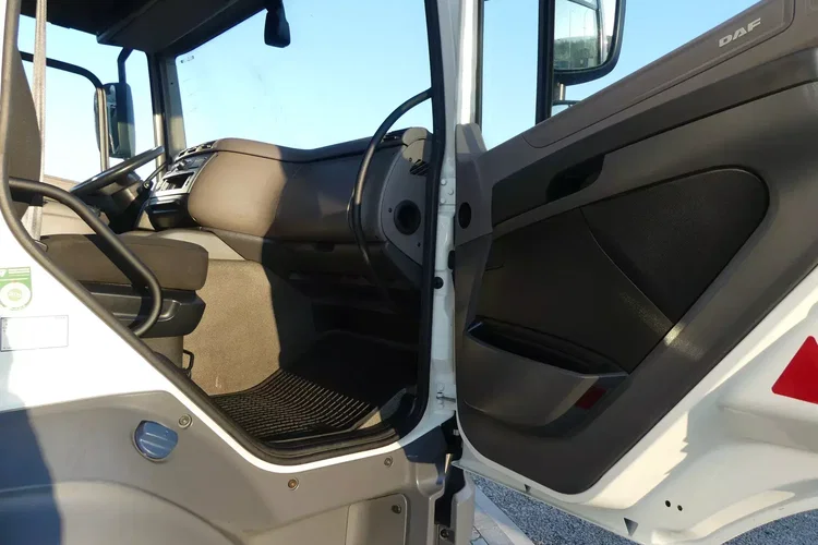 DAF CF 370 / 6x2 / CHŁODNIA 8.25 + WINDA / EURO 6 / zdjęcie 18