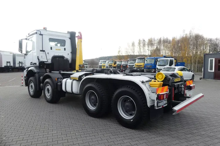 Mercedes AROCS 3251 8x4 / HAKOWIEC PALFINGER / EURO 6 / MANUAL / zdjęcie 7