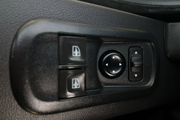 Renault Master KONTENER 8EP 4.22x2.23x2.24 KLIMA MANUAL KRAJOWY 6-BIEGÓW zdjęcie 9