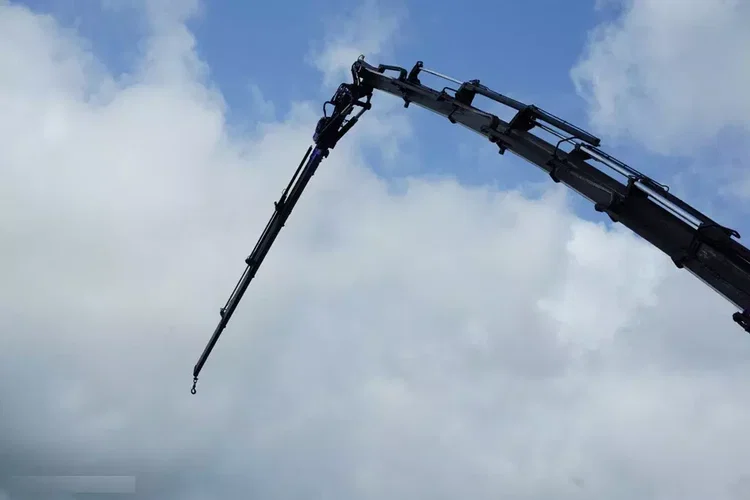 Volvo / FH / 520 / 8 X 2 / SKRZYNIOWY + HDS / PM 85 SP + JIB J 1204 / WYSIĘG 31.9 M zdjęcie 12