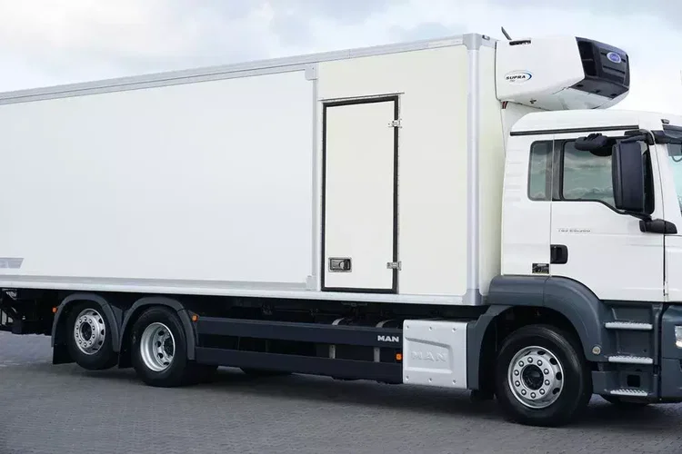 MAN TGS / 26.360 / EURO 6 / CHŁODNIA + WINDA / 20 PALET zdjęcie 16