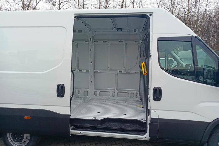 IVECO Daily 35S18H V zdjęcie 18