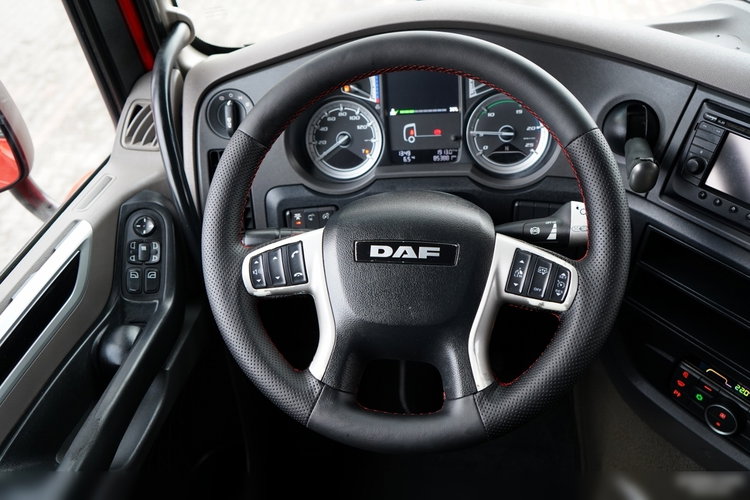 DAF XF 480 / SUPER SPACE CAB / RETARDER / KLIMA POSTOJOWA / zdjęcie 28