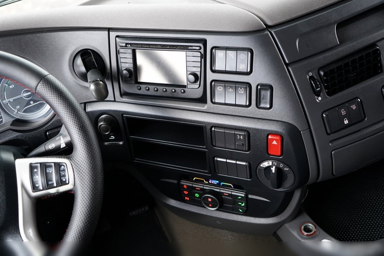 DAF XF 480 / SUPER SPACE CAB / RETARDER / KLIMA POSTOJOWA / zdjęcie 30