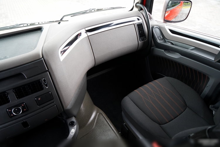 DAF XF 480 / SUPER SPACE CAB / RETARDER / KLIMA POSTOJOWA / zdjęcie 32