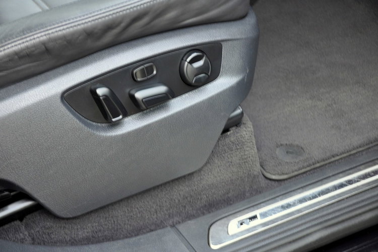 Volkswagen Touareg 3.0TDI(245KM) R-Line Xenon Led Navi Kamera Panorama Skóry Alu20"Full zdjęcie 19