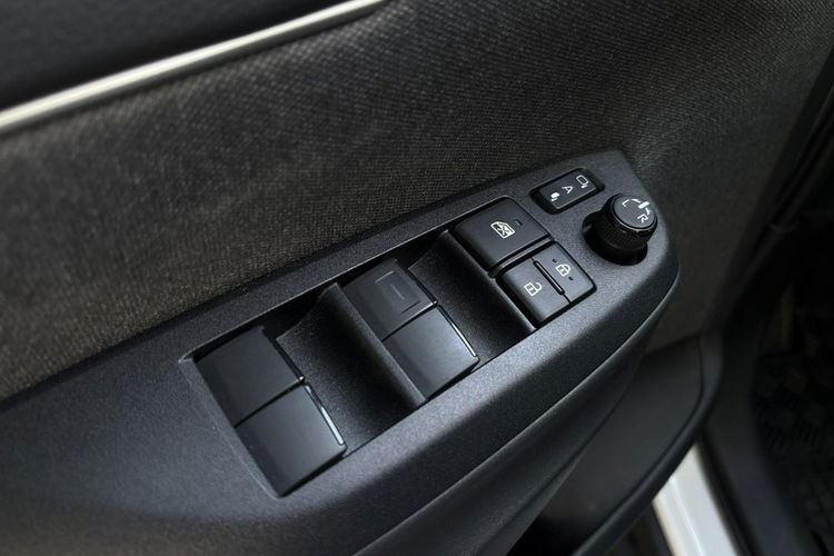 Toyota Yaris Cross 1.5 Hybrid COMFORT STYLE TECH, salon Polska, gwarancja, FV23% zdjęcie 19