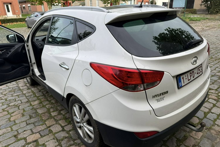 Hyundai ix35 2.0crdi 4x4 AWD skóry ledy Navi kamera bezwypadkowy zamiana 1.r.gwaran zdjęcie 5