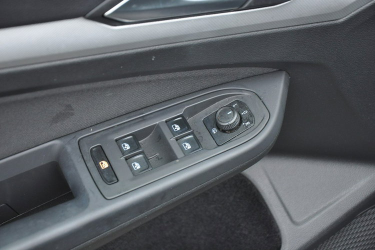 Volkswagen Golf 1.0TSI 110KM Manual 6-G Czujniki Park. Ledy SalonPL 1wł Gwar.06/2027 zdjęcie 11