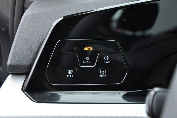 Volkswagen Golf 1.0TSI 110KM Manual 6-G Czujniki Park. Ledy SalonPL 1wł Gwar.06/2027 zdjęcie 14