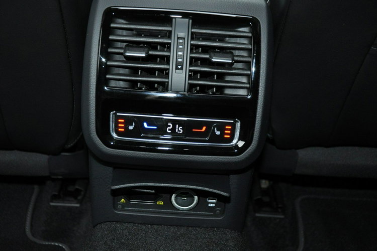 Volkswagen Arteon 2.0TDI 200KM 4Motion DSG R-line Kamera360DCC El.Fotele Harman Panoram zdjęcie 37