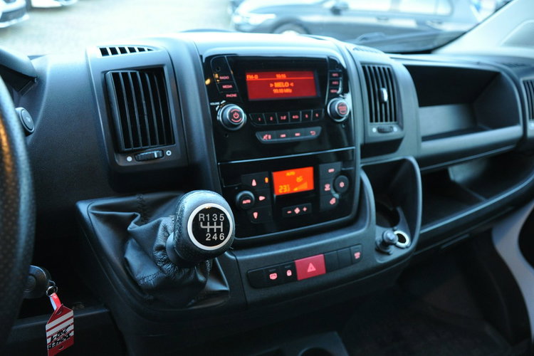 Peugeot Boxer 2.2HDI 165KM SalonPL 1wł Pełny Serwis Klimatyzacja Tempomat FV23 zdjęcie 13