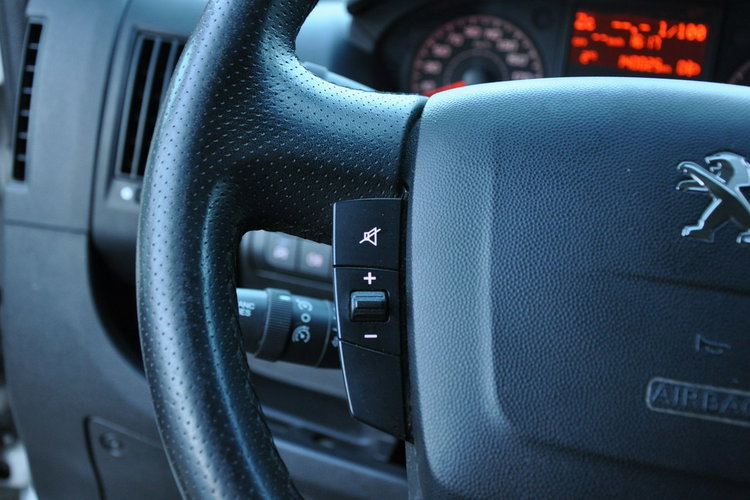 Peugeot Boxer 2.2HDI 165KM SalonPL 1wł Pełny Serwis Klimatyzacja Tempomat FV23 zdjęcie 16