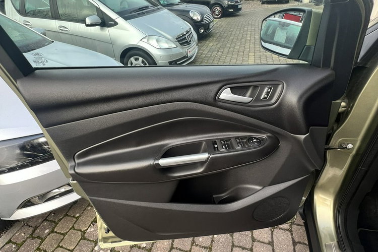 Kuga Ford Kuga 2.0 diesel automat skóry 4x4 nawi kamera zdjęcie 10