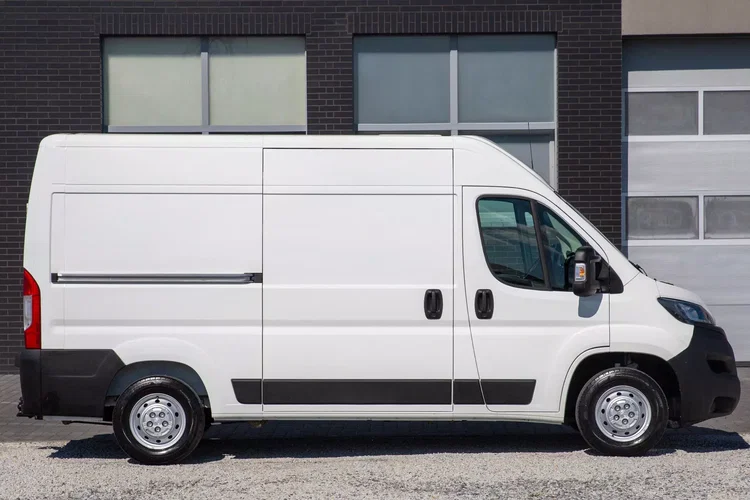 Peugeot Boxer L2H2 ŚREDNI 2.2 BlueHDI zdjęcie 41
