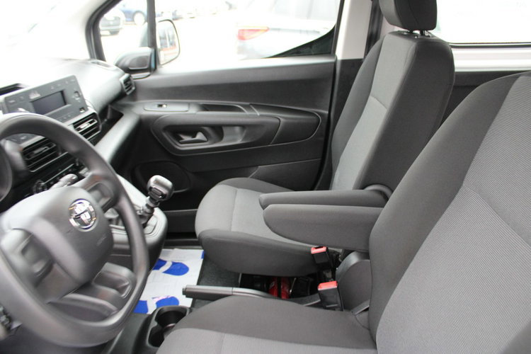 Toyota ProAce City Salon Polska Long netto 46 260 PLN Gwarancja D4D Active zdjęcie 24