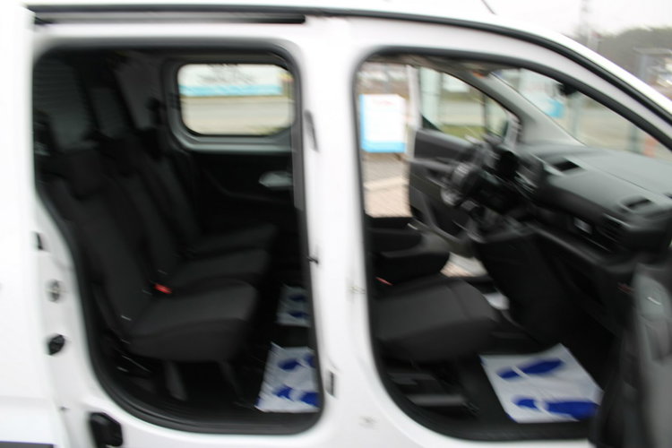 Toyota ProAce City Salon Polska Long netto 46 260 PLN Gwarancja D4D Active zdjęcie 25