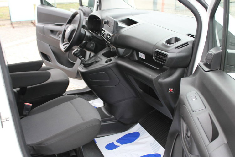 Toyota ProAce City Salon Polska Long netto 46 260 PLN Gwarancja D4D Active zdjęcie 27