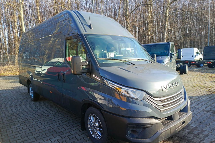IVECO Daily 35S18HA8 V zdjęcie 12