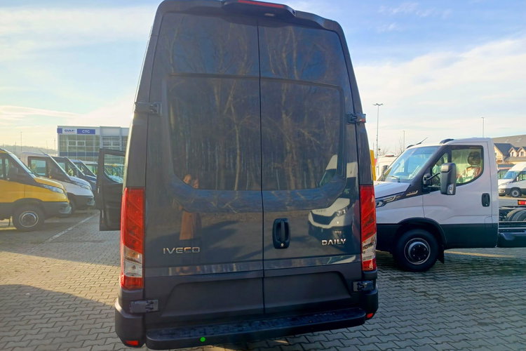 IVECO Daily 35S18HA8 V zdjęcie 15