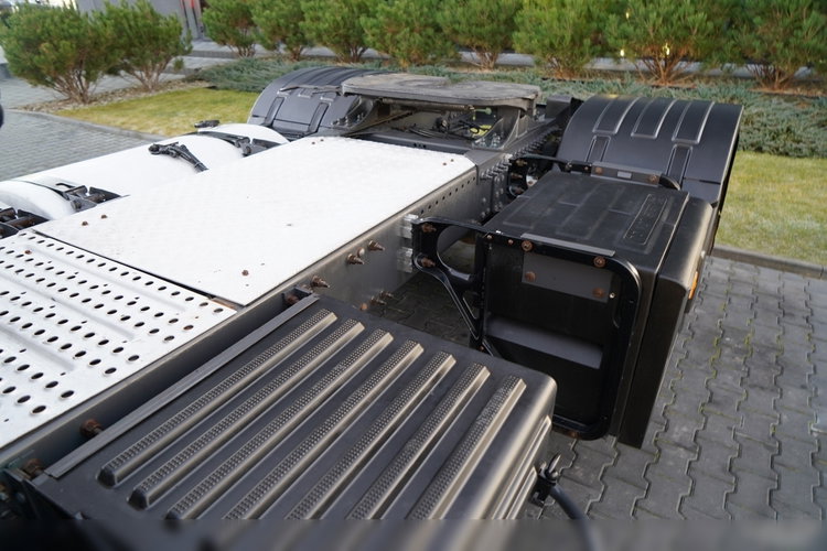 Volvo FM 380 / PEŁNY ADR  / KABINA DZIENNA / I-SHIFT / 13 LITROWY / zdjęcie 12