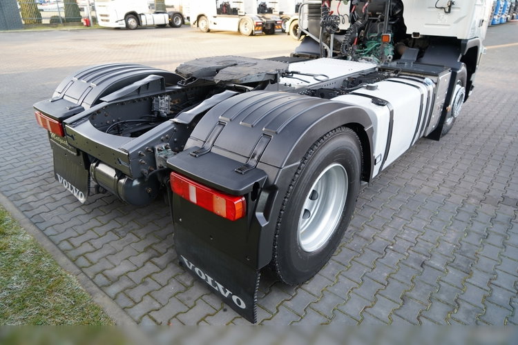 Volvo FM 380 / PEŁNY ADR  / KABINA DZIENNA / I-SHIFT / 13 LITROWY / zdjęcie 15