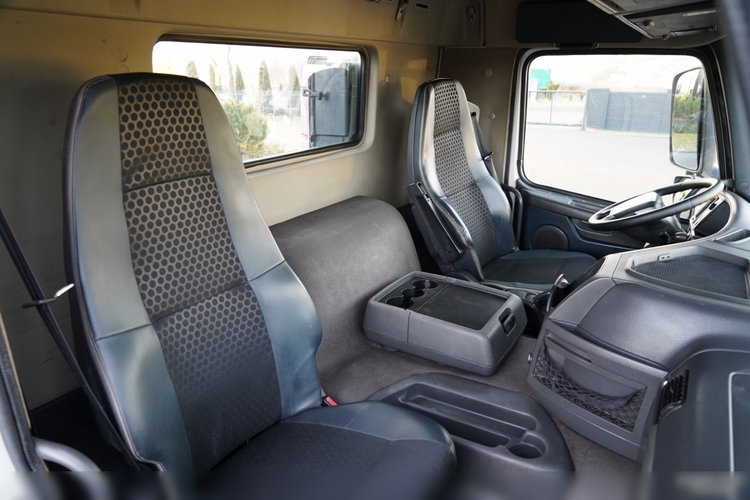 Volvo FM 380 / PEŁNY ADR  / KABINA DZIENNA / I-SHIFT / 13 LITROWY / zdjęcie 34