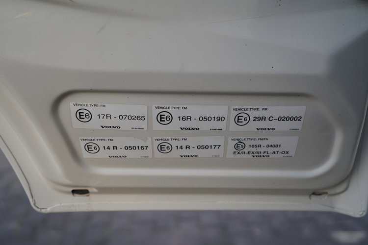 Volvo FM 380 / PEŁNY ADR  / KABINA DZIENNA / I-SHIFT / 13 LITROWY / zdjęcie 37