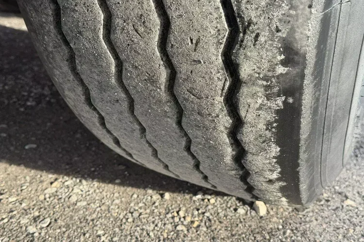 Schmitz Standard Rama Ocynk Oś podnoszona Listopad 2018r zdjęcie 10