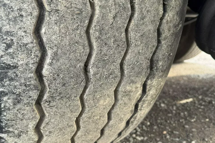 Schmitz Standard Rama Ocynk Oś podnoszona Listopad 2018r zdjęcie 19