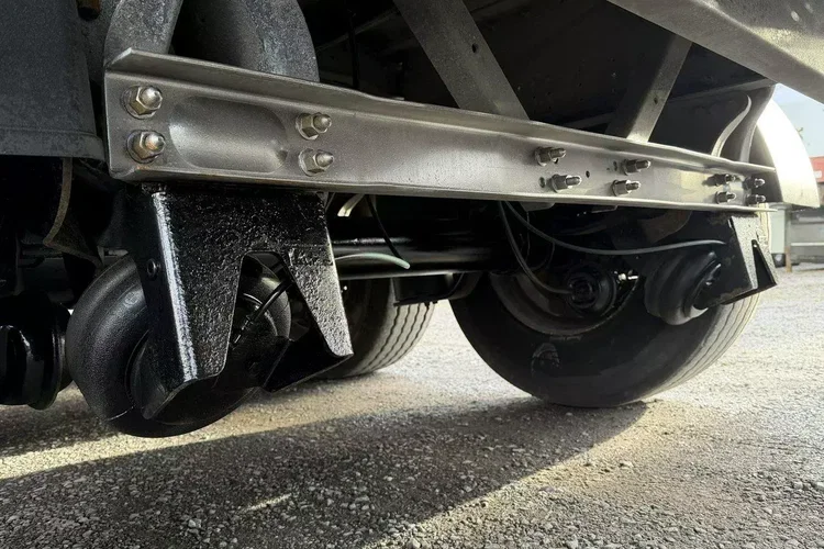 Schmitz Standard Rama Ocynk Oś podnoszona Listopad 2018r zdjęcie 5