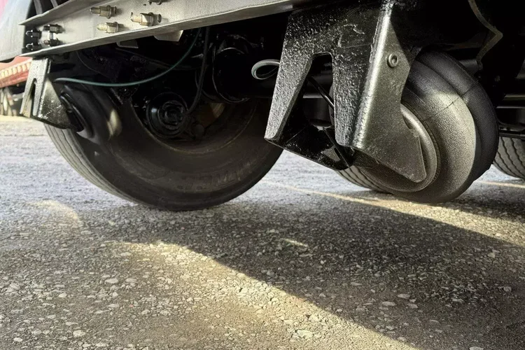 Schmitz Standard Rama Ocynk Oś podnoszona Listopad 2018r zdjęcie 8