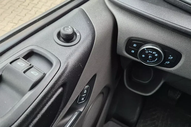 Ford transit-custom L2H2 54900zł NETTO 2.0TdCi/170KM zdjęcie 20