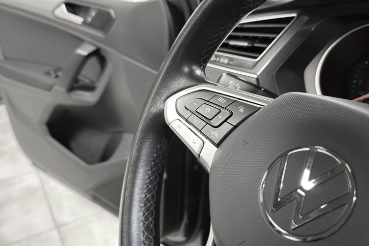 Volkswagen Tiguan 1.5 TSI 150KM EVO Life ACC KeylessGo Full LED Navi Salon PL F VAT 23% zdjęcie 16