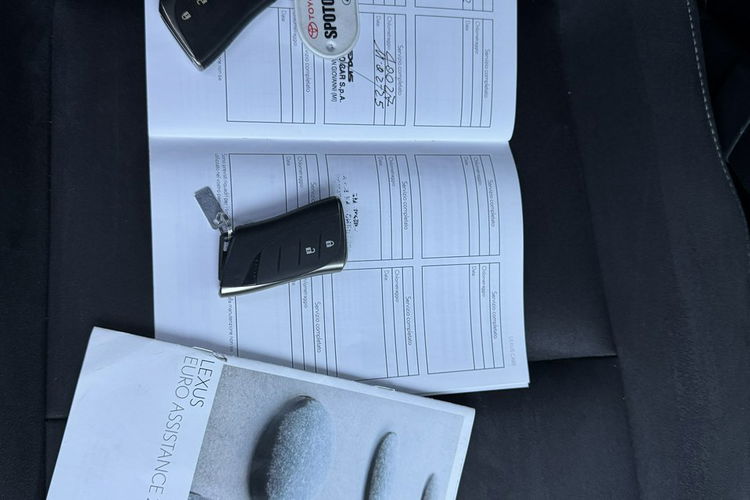 Lexus UX 250H 43 tyś km Ast. Pasa Distronic kamera Super zdjęcie 20