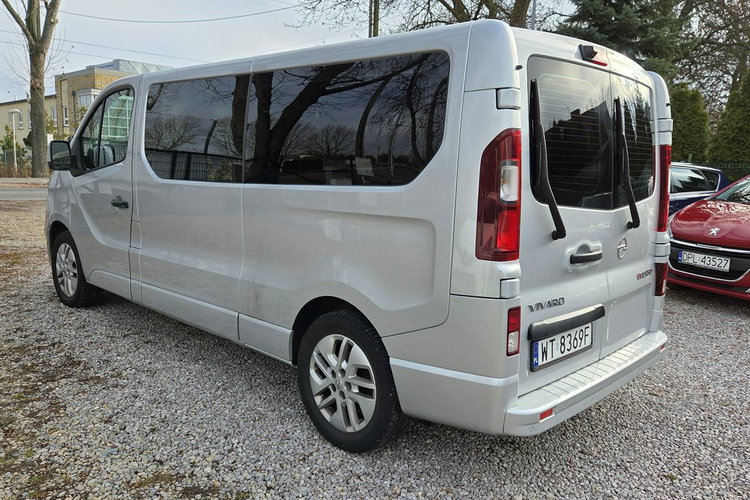 Opel Vivaro 1.6 CDTI140KM 8-osób Long Skrzydła Nawiewy Kamera Ładny Stan Serwis zdjęcie 4
