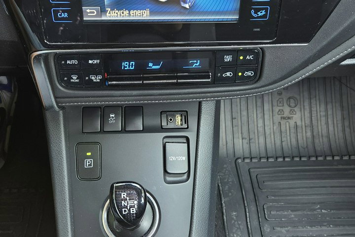 Toyota Auris 1.8 HSD 136KM Kamera Vat 23% zdjęcie 20