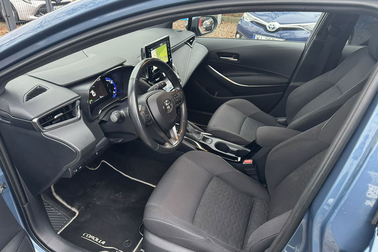 Toyota Corolla 1.8 HSD F-Vat 23% Virtual Ast. Parkowani Distronic zdjęcie 11