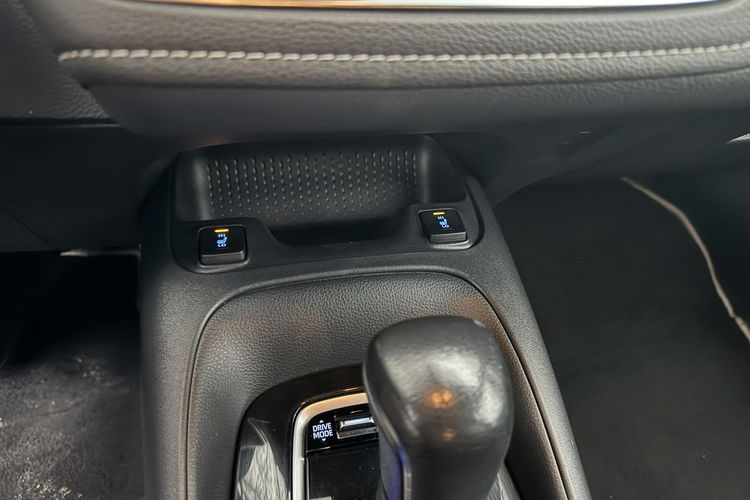 Toyota Corolla 1.8 HSD F-Vat 23% Virtual Ast. Parkowani Distronic zdjęcie 15