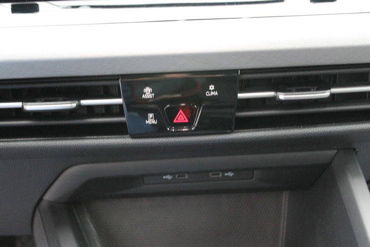 Volkswagen Golf LIFE DSG Asystent Kamera Salon Polska netto 63252PLN Gwarancja zdjęcie 21