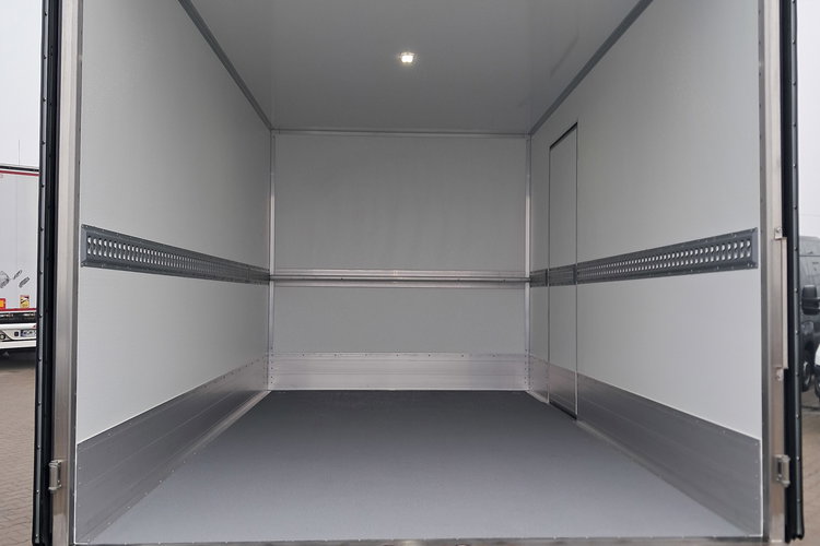 IVECO Daily 35S16H3.0A8 zdjęcie 9