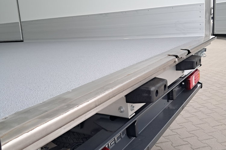 IVECO Daily 35S16H3.0A8 zdjęcie 13