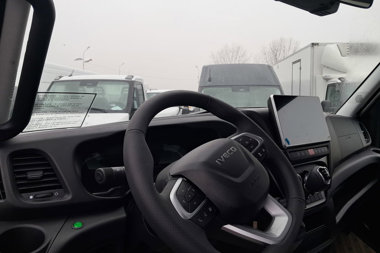 IVECO Daily 35S16H3.0A8 zdjęcie 16