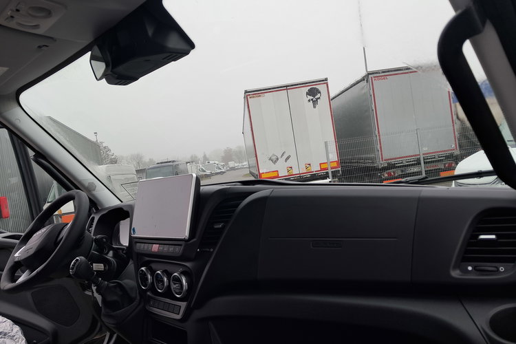 IVECO Daily 35S16H3.0A8 zdjęcie 17