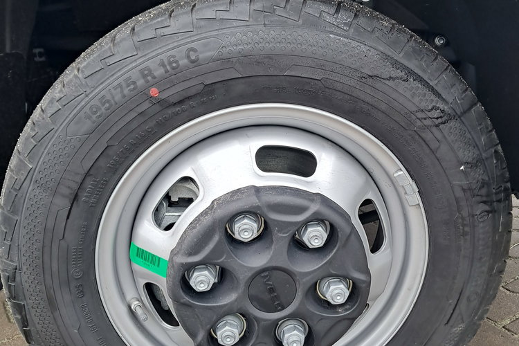 IVECO Daily 35S16H3.0A8 zdjęcie 18